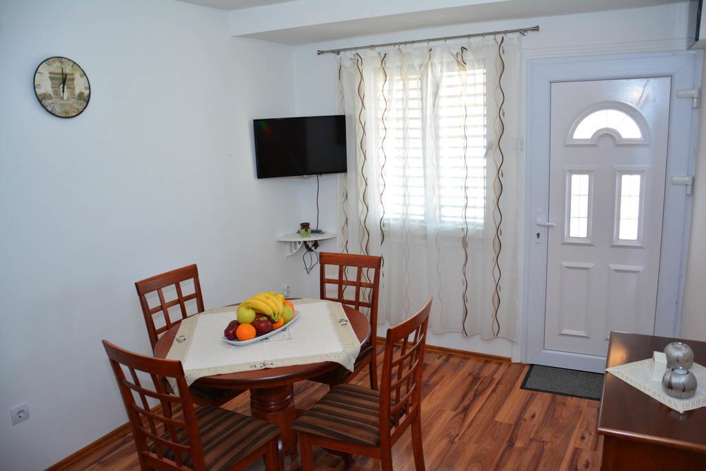 Apartment Biser Kotor Exterior photo