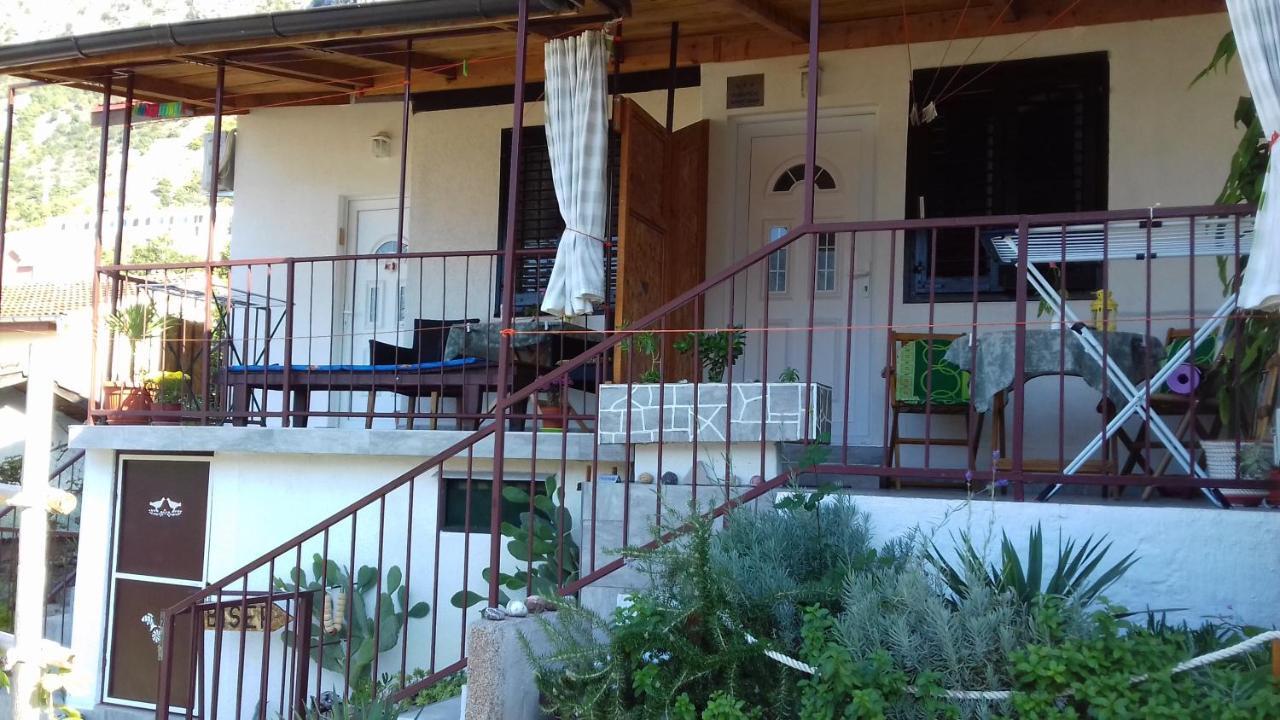 Apartment Biser Kotor Exterior photo